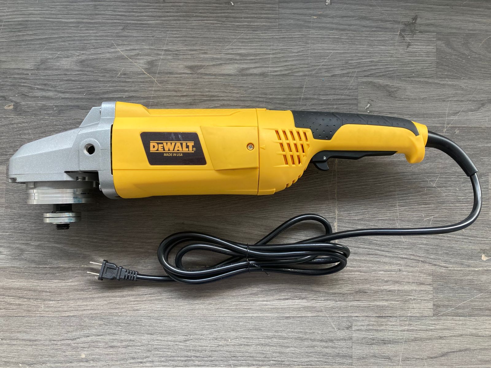 PULIDORA 9 PULGADAS DEWALT